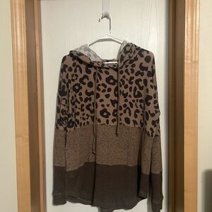 Leopard top hoodie -Large